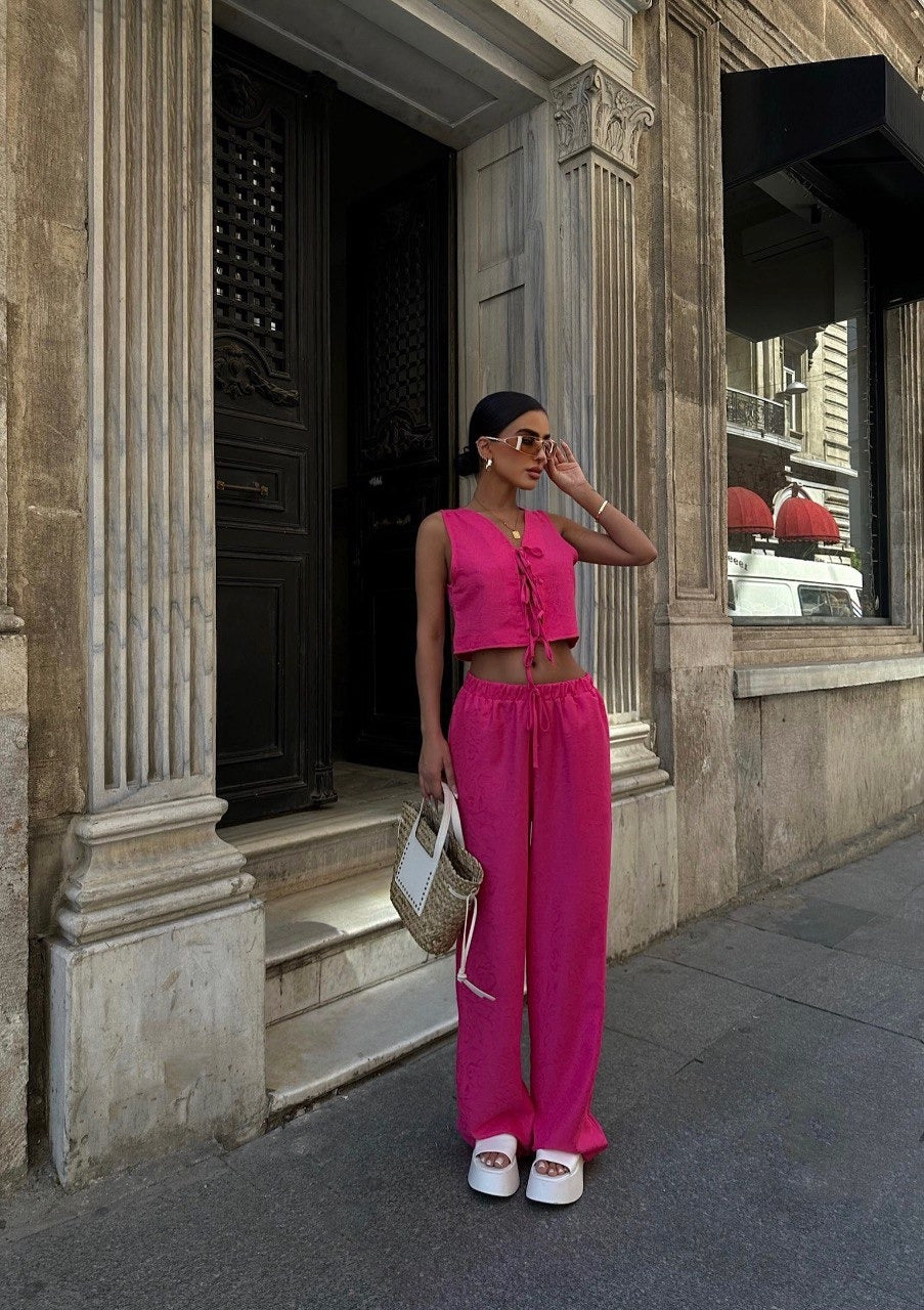 Ensemble pantalon et blouse crop top sans manches