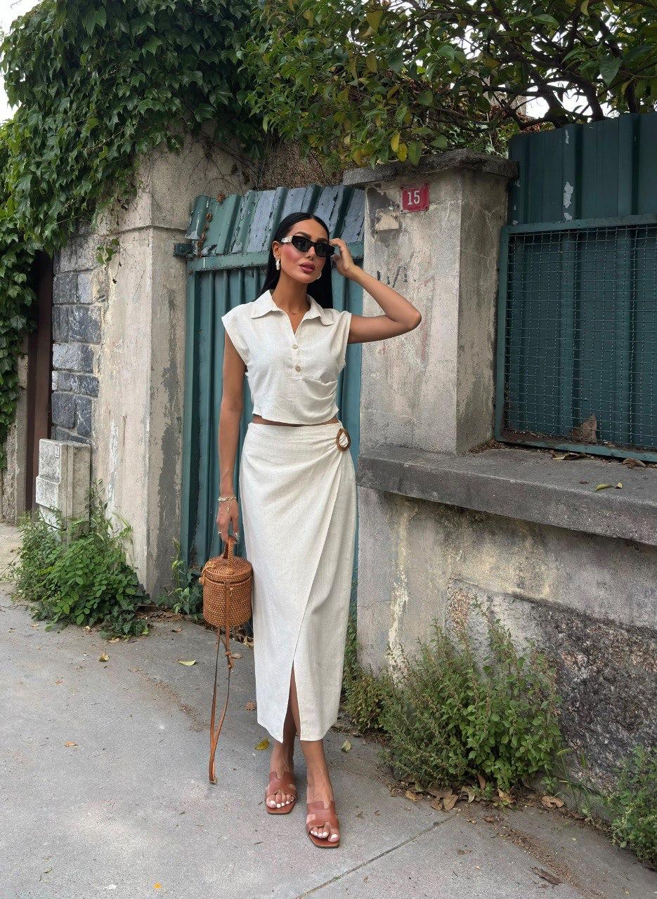 Ensemble jupe et tee-shirt à col