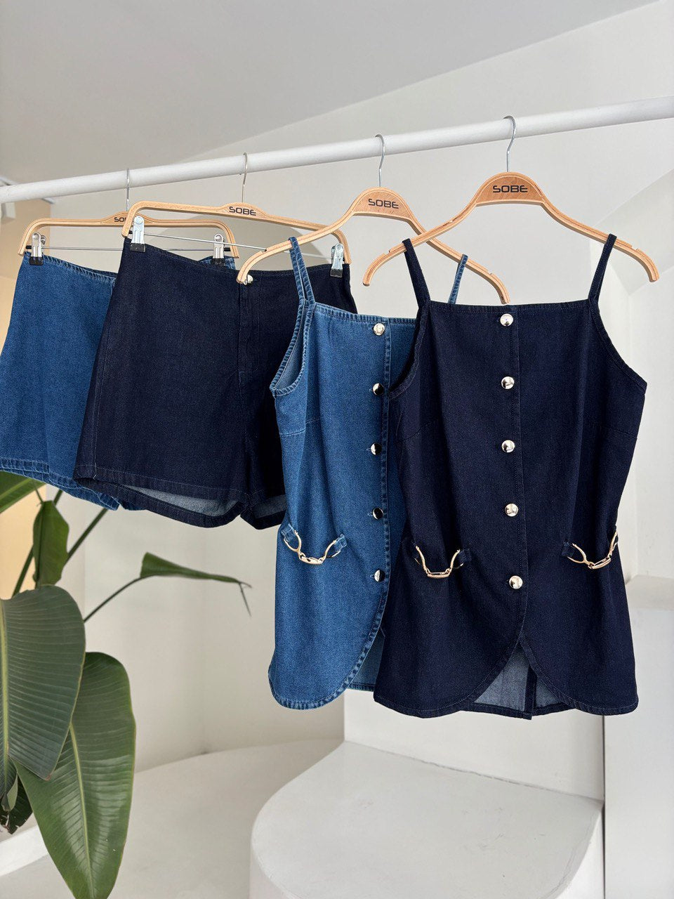 Ensemble short et top à bretelles à dos nu